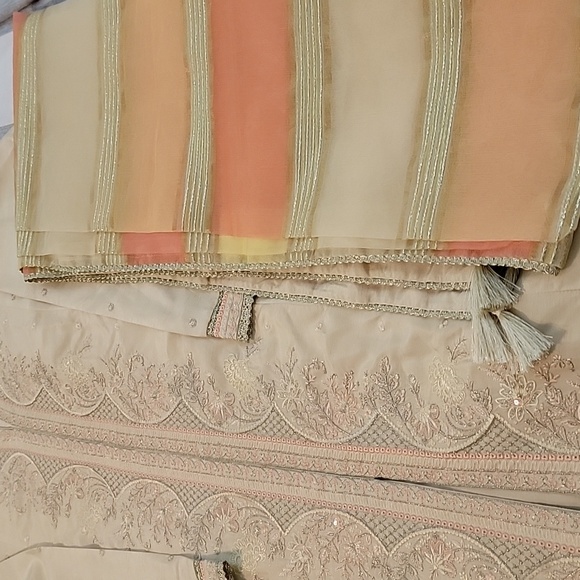 Pakistani indian designer formal wear - Picture 4 of 7